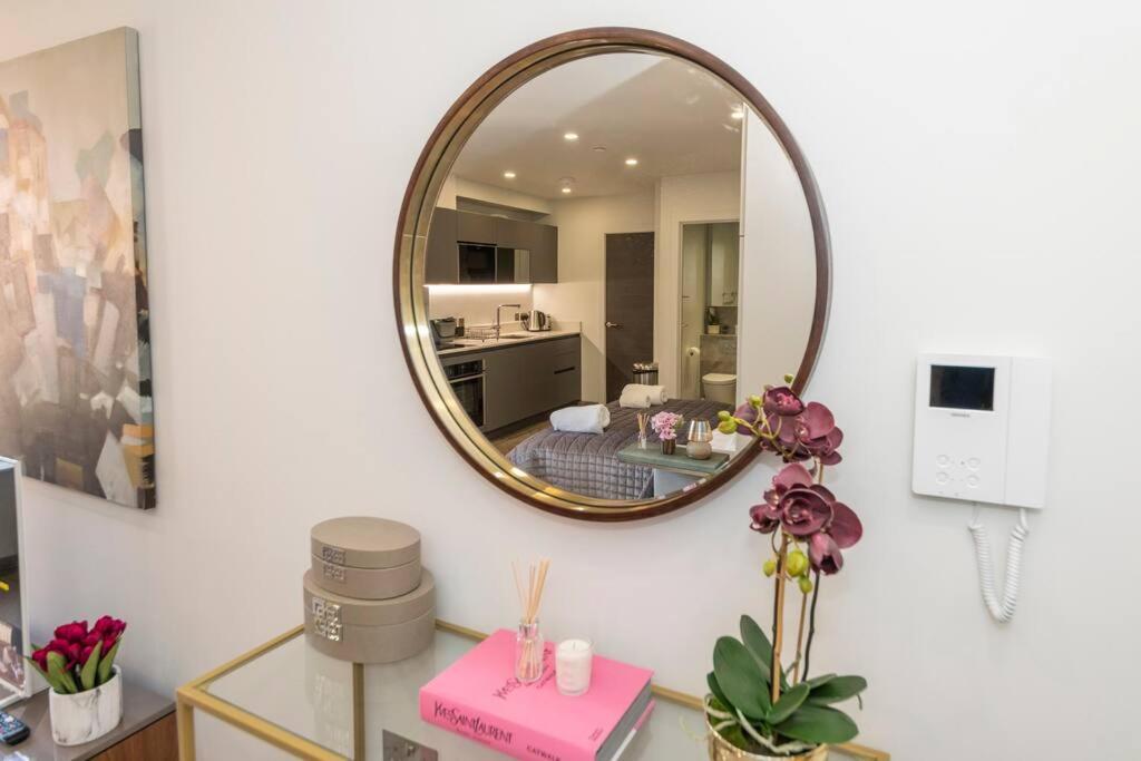 Apartment Charming Flat In The Heart Of Chrl F1