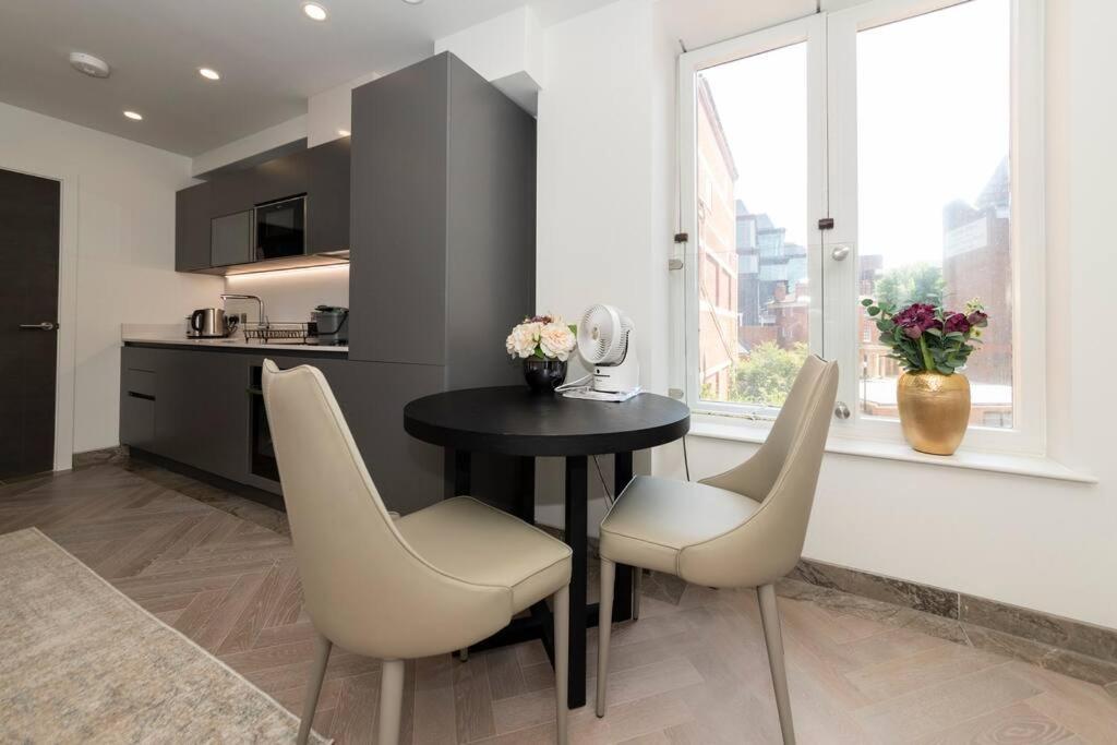 Charming Flat In The Heart Of Chrl F1 Apartment
