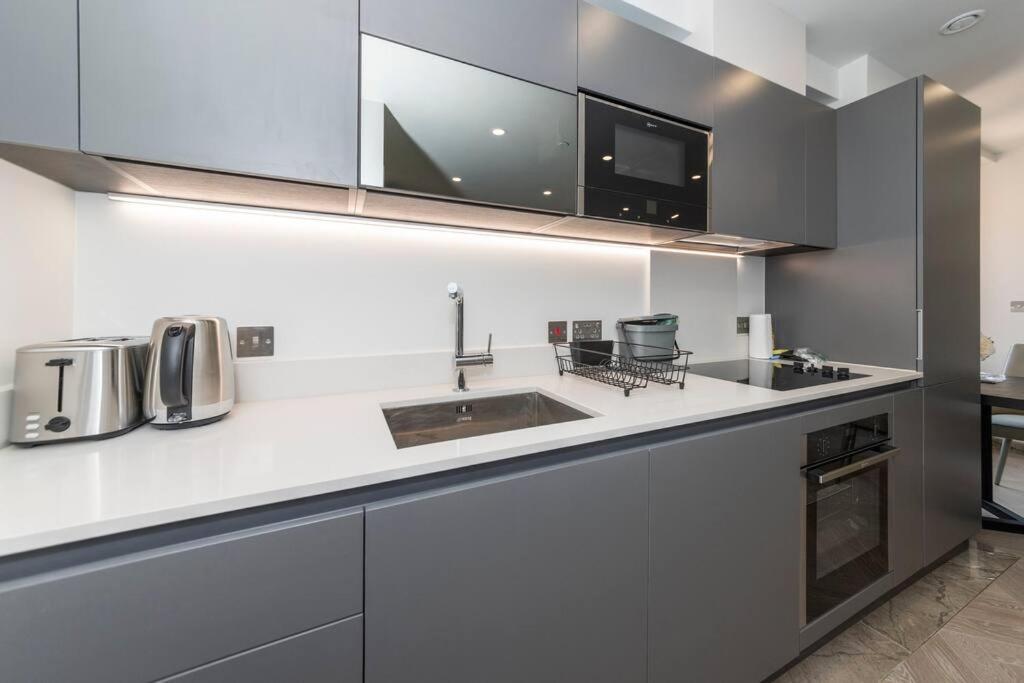 Charming Flat In The Heart Of Chrl F1 *