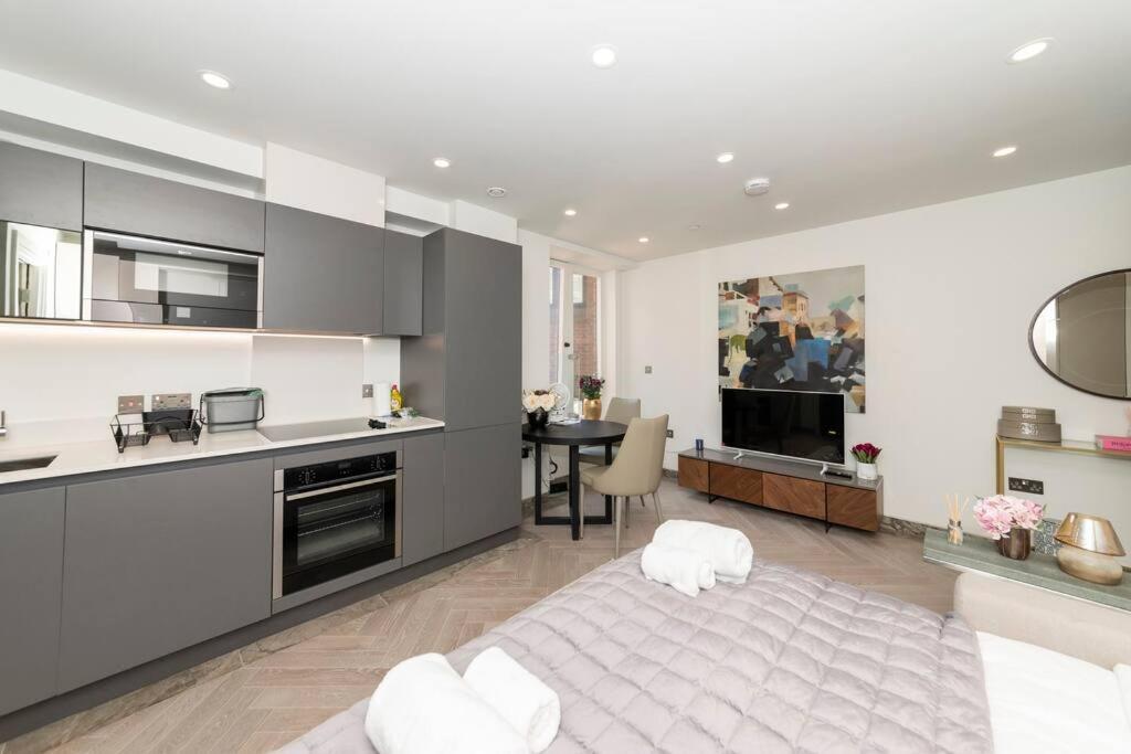 Apartment Charming Flat In The Heart Of Chrl F1 Reading
