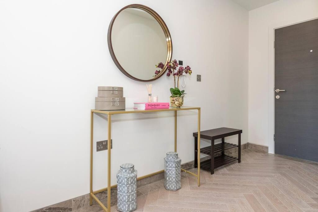 Apartment Charming Flat In The Heart Of Chrl F1